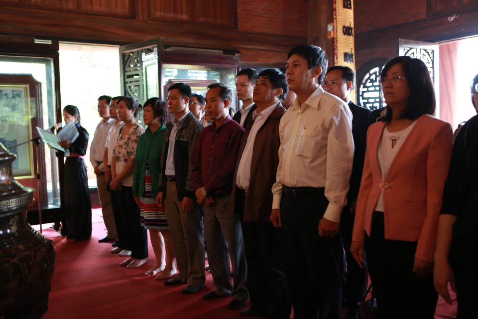 dang uy bo ngoai giao ket nap dang vien moi tai atk dinh hoa