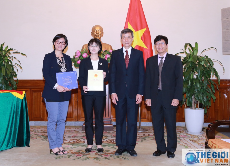 trao giay phep mo van phong thuong tru dai truyen hinh phuong hoang