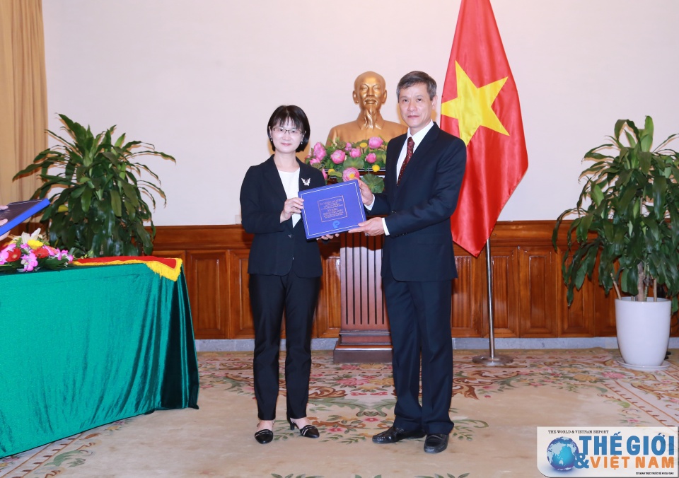 trao giay phep mo van phong thuong tru dai truyen hinh phuong hoang