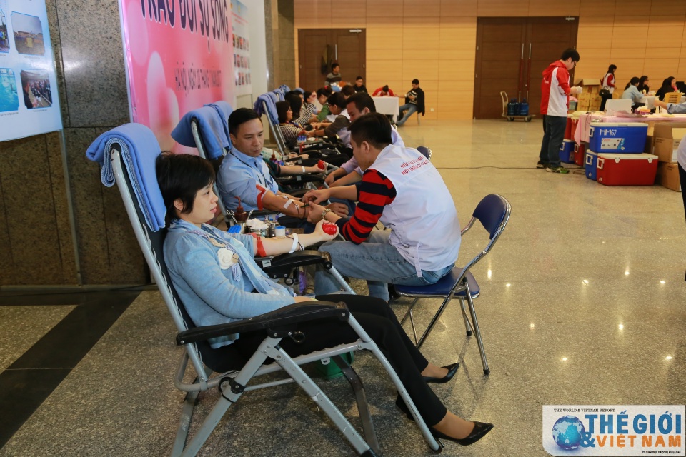 cong doan bo ngoai giao to chuc ngay hoi hien mau cuu nguoi