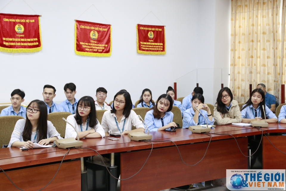 Italy tiếp tục hỗ trợ Việt Nam phát triển khu vực còn khó khăn dai su italy noi chuyen voi sinh vien hoc vien ngoai giao