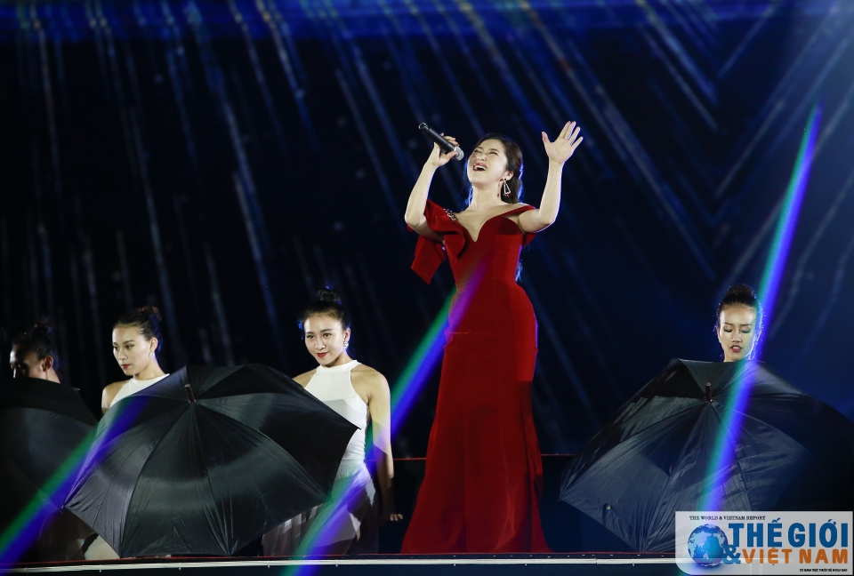 bua tiec am nhac cha o mu ng ha no i dang cai gia i dua f1