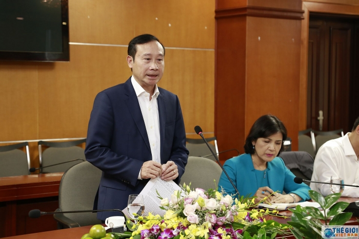 doan truong co quan dai dien viet nam o nuoc ngoai lam viec voi bo cong thuong va bo cong an