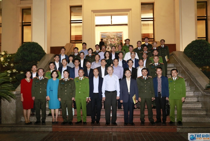 doan truong co quan dai dien viet nam o nuoc ngoai lam viec voi bo cong thuong va bo cong an