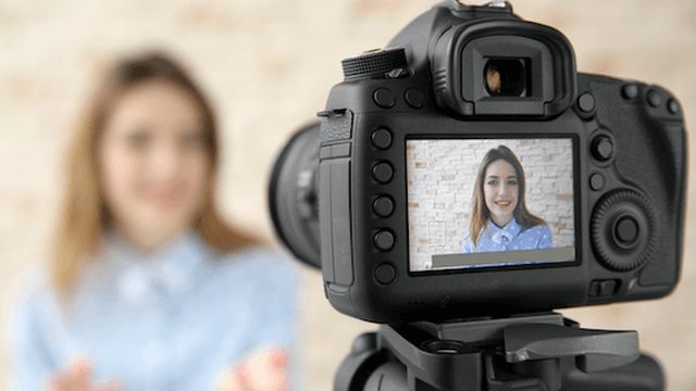 Dịch bệnh khiến doanh số máy ảnh toàn cầu giảm mức kỷ lục