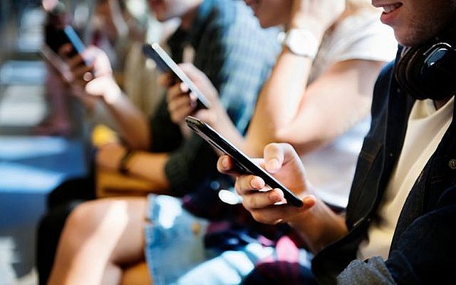 Mỗi người dành trung bình 1/8 thời gian trong đời để sử dụng smartphone
