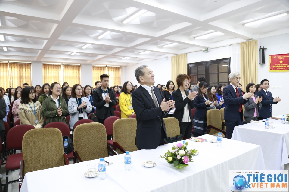 chu tich dang cong san nhat ban noi chuyen voi sinh vien hoc vien ngoai giao