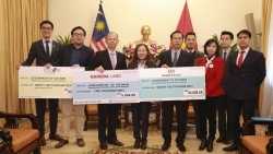 Đại sứ quán Malaysia ủng hộ nạn nhân lũ lụt miền Trung