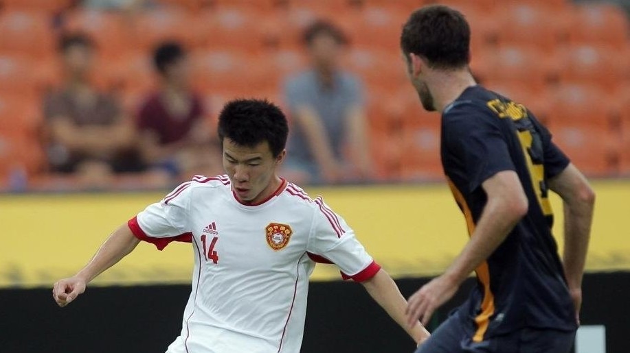 bao trung quoc doi tuyen viet nam manh nho cau thu con lai nhap tich