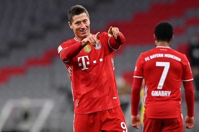 Lewandowski mặc dù ghi 3 bàn trong 3 trận đấu nhưng vẫn không thể giúp Ba Lan vượt qua  vòng bảng EURO 2021. (Nguồn: EPA) 