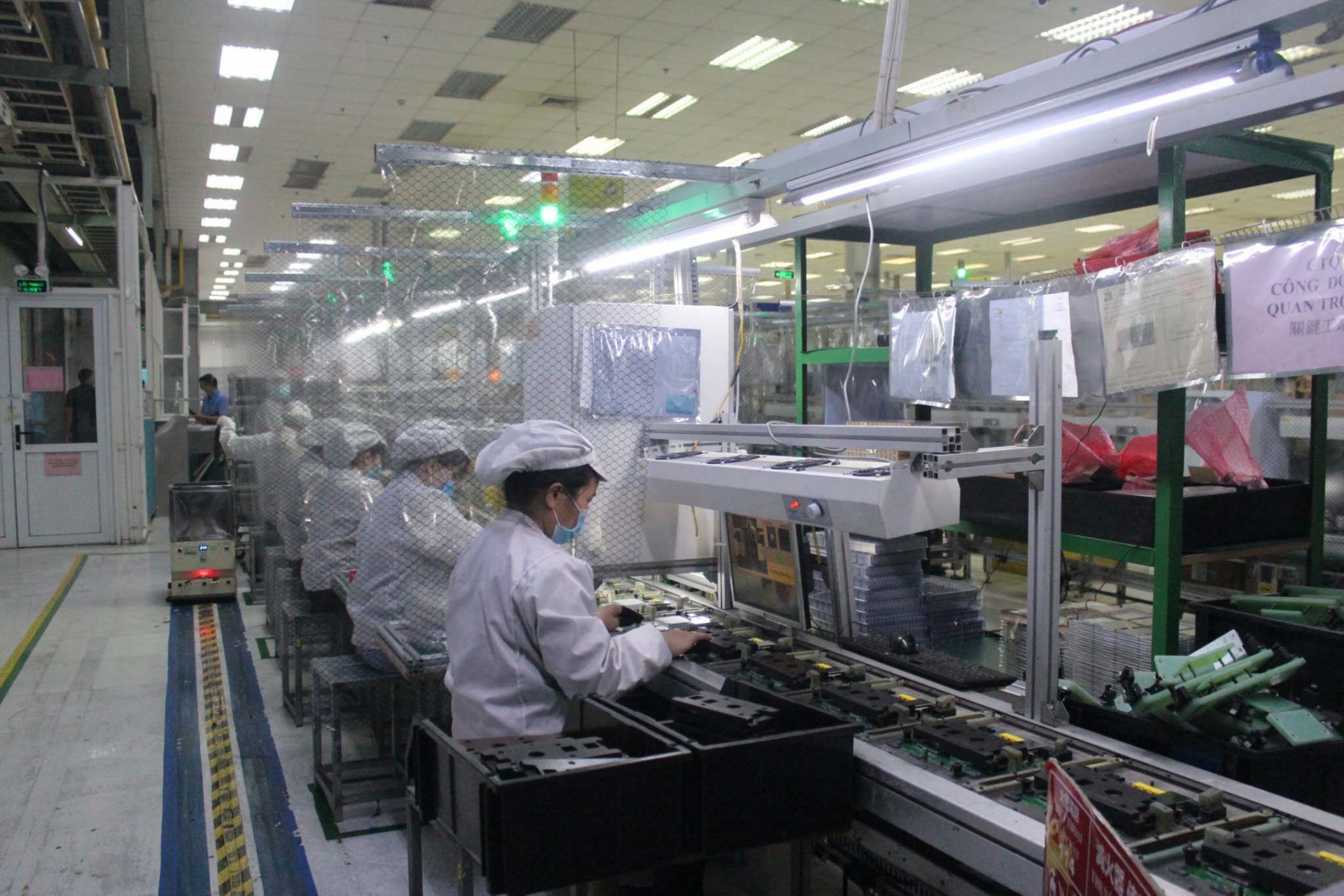 Nhiều doanh nghiệp ở Bắc Giang đã chủ động đăng ký hoạt động trở lại và cam kết đảm bảo các yêu cầu về công tác phòng, chống dịch ( Ảnh chụp tại Công ty TNHH Fuhong precision component, Hồng Minh, Báo Bắc Giang)