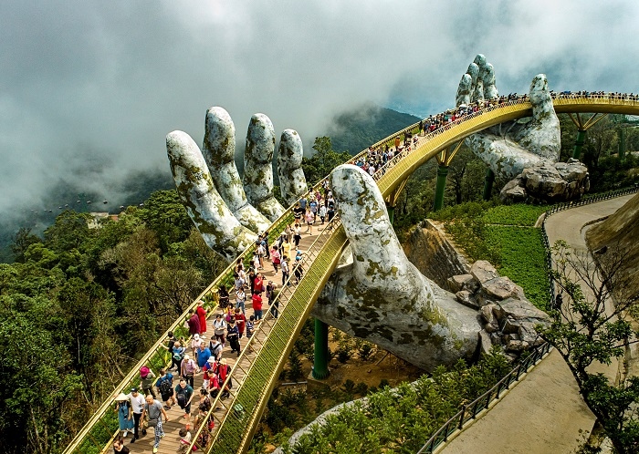 Cầu vàng điểm đến (Golden Bridge Destination) - Mai Thanh Chương
