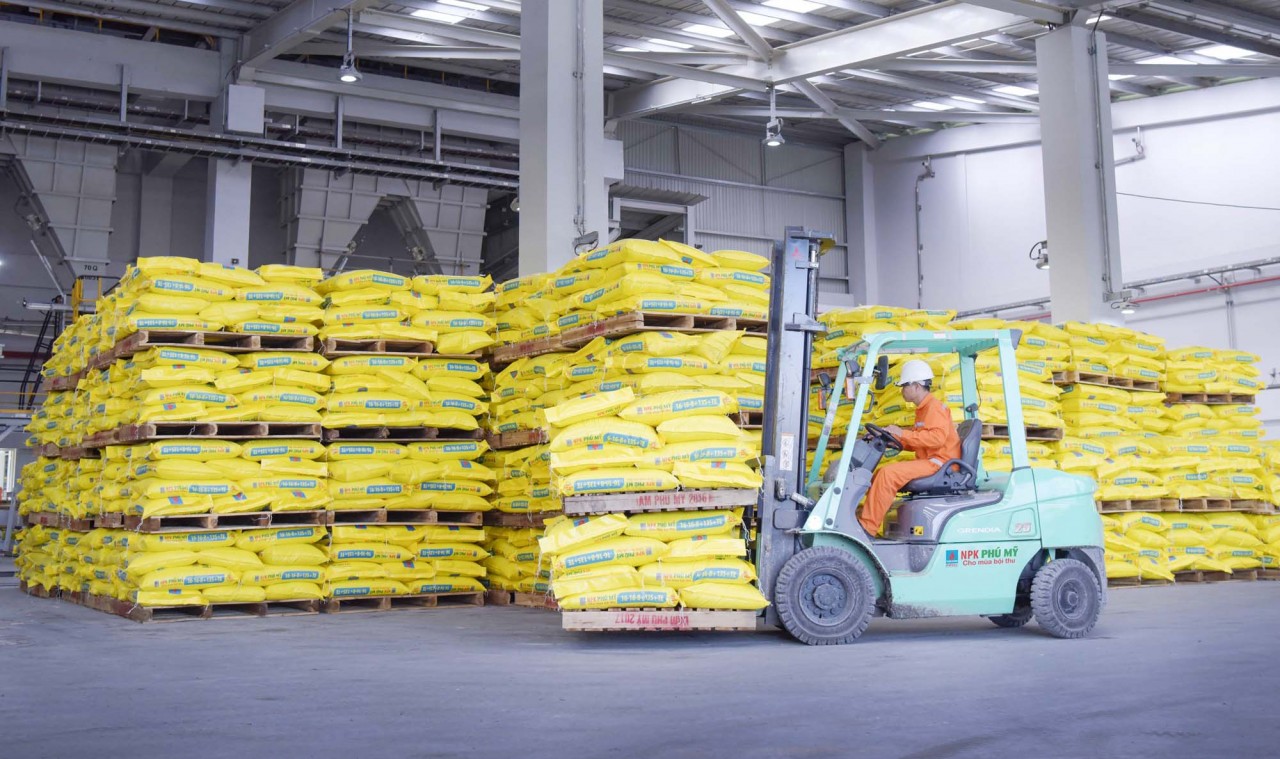 Sản xuất phân bón tại Nhà máy Đạm Phú Mỹ Sản xuất phân bón tại Nhà máy Đạm Phú Mỹ