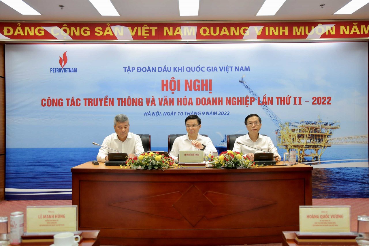 Đoàn chủ tịch điều hành hội nghị. (Nguồn: PetroVietnam)
