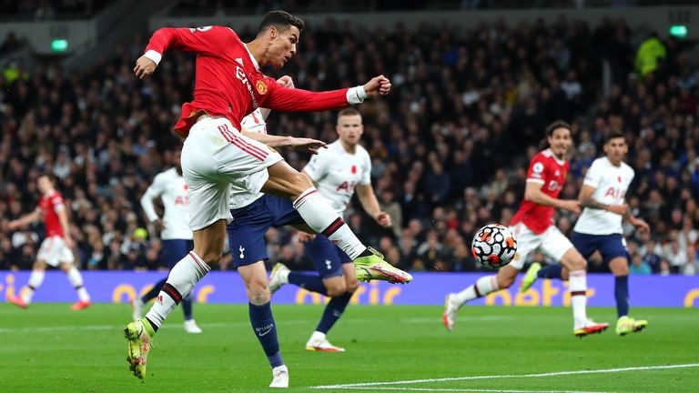 ​​​​​​​Nhận định MU vs Man City vòng 11 Ngoại hạng Anh: Ronaldo đối đầu Pep