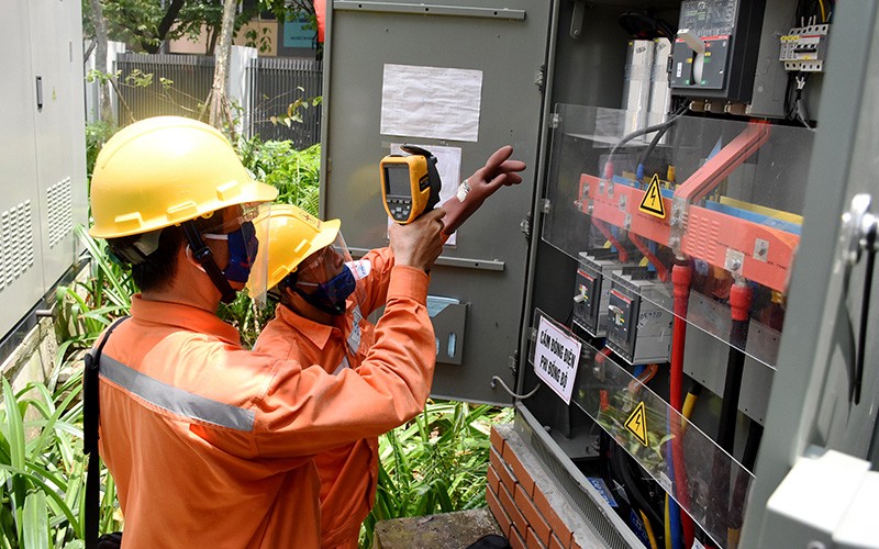 EVN đã chủ động phát huy tinh thần ”4 tại chỗ” để luôn đảm bảo cung cấp điện trong mọi tình huống