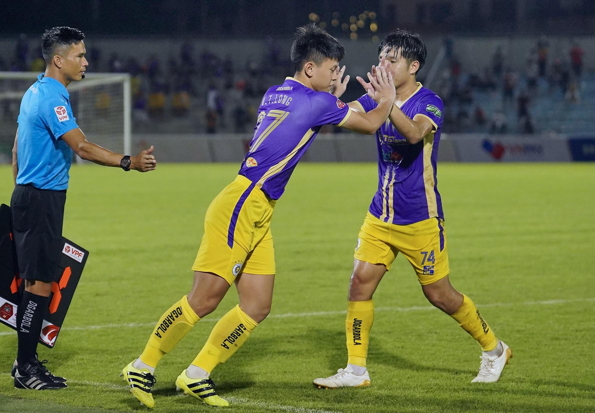 Hanoi FC cho CLB Công An Nhân Dân mượn ‘sao U23 Việt Nam’ về đá giải hạng Nhất Hanoi FC cho CLB Công An Nhân dân mượn ‘sao U23 Việt Nam’ về đá giải hạng Nhất