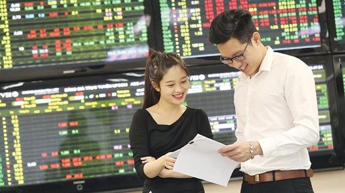 thi truong chung khoan ngay 1210 vang den toa sang dong tien luan chuyen