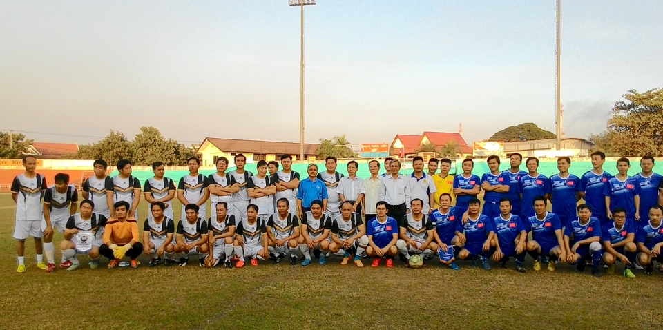 dai su quan viet nam tai lao to chuc giao luu huu nghi