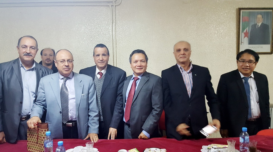 trao doi bien phap hop tac kinh te viet nam algeria