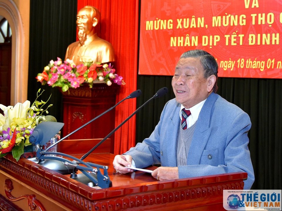pho thu tuong pham binh minh chuc tet can bo huu tri ngoai giao