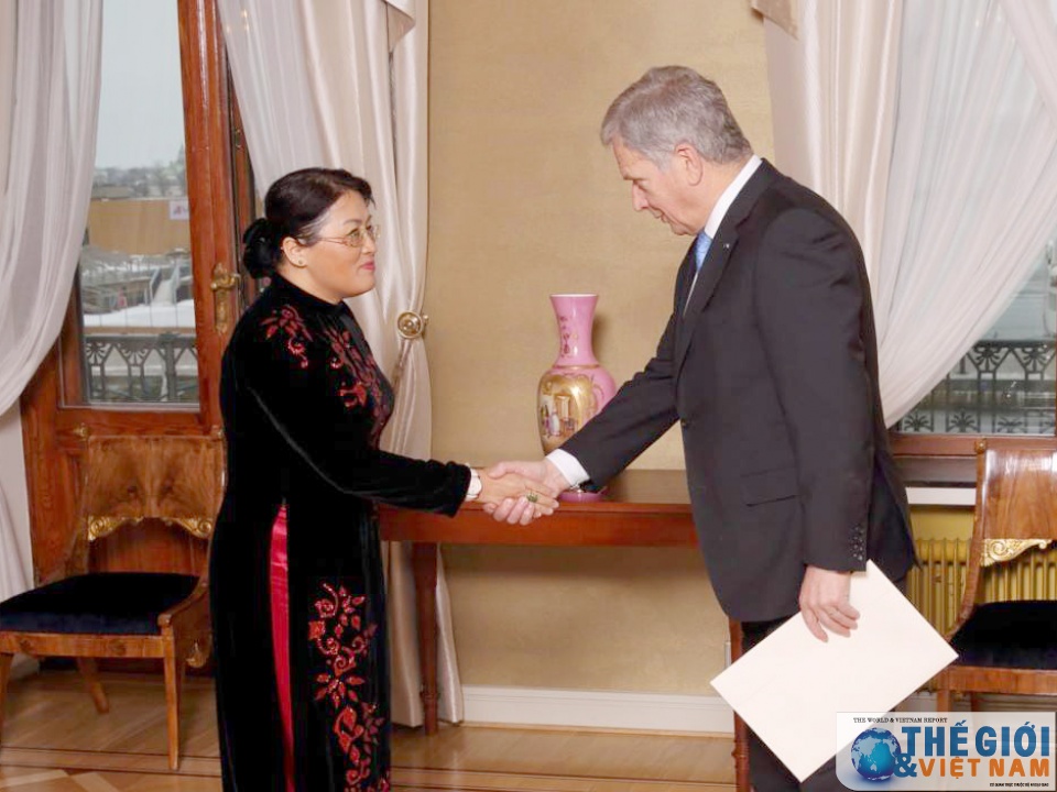 dai su pham thi ngoc bich trinh quoc thu len tong thong phan lan