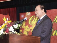 vi lanh dao kiet xuat giua doi thuong