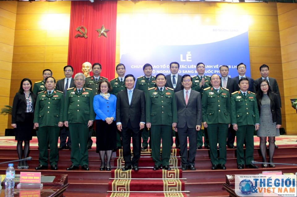 pho thu tuong pham binh minh du le chuyen giao to cong tac lien nganh ve gin giu hoa binh