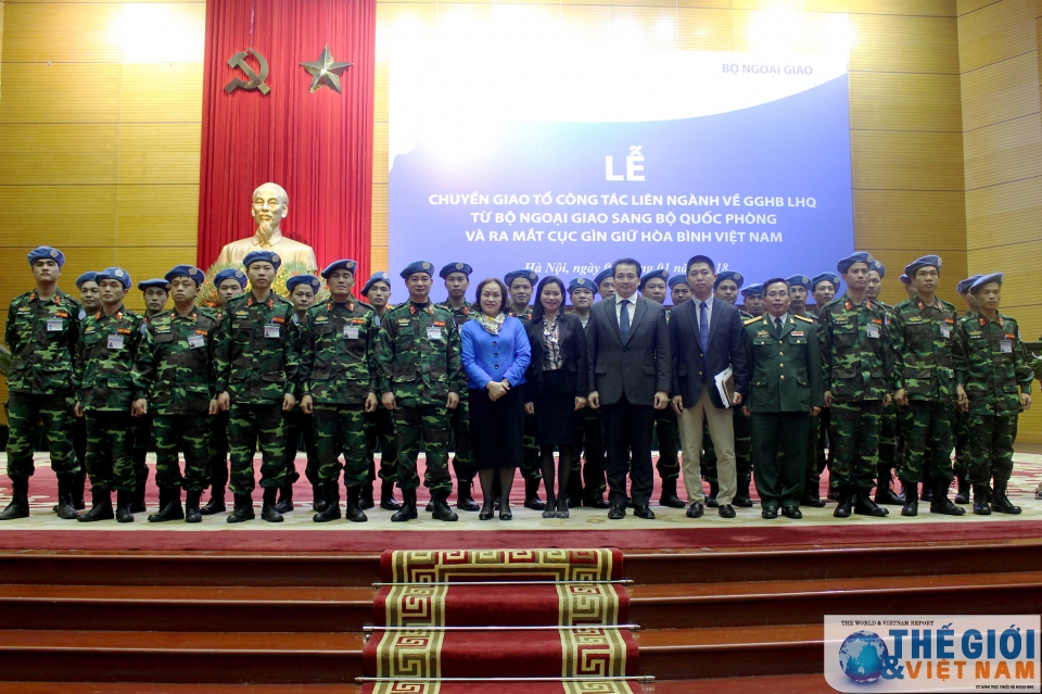 pho thu tuong pham binh minh du le chuyen giao to cong tac lien nganh ve gin giu hoa binh