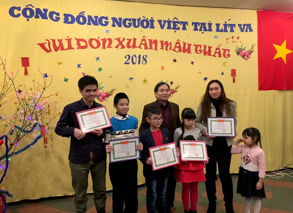 Tưng bừng đón Tết Nguyên đán Mậu Tuất tại Lithuania tung bung don tet nguyen dan mau tuat tai lithuania