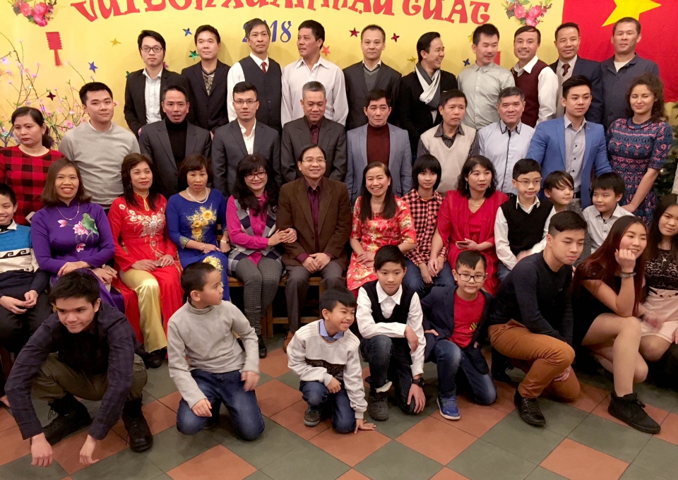 Tưng bừng đón Tết Nguyên đán Mậu Tuất tại Lithuania tung bung don tet nguyen dan mau tuat tai lithuania