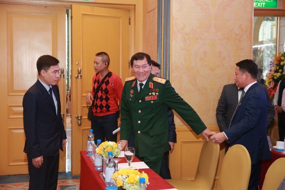 mbland holdings dot pha cung doi tac toan cau