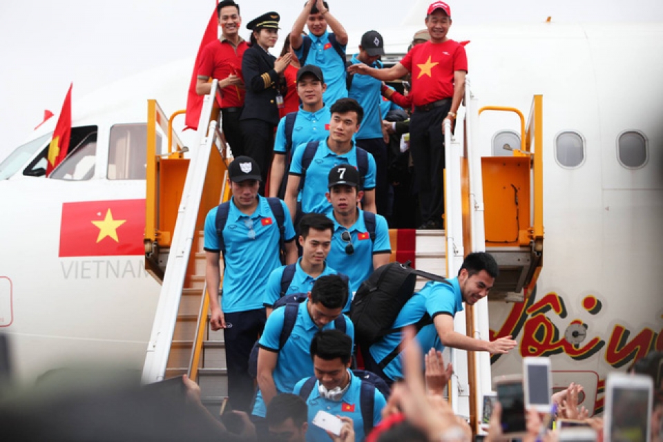 nhung hinh anh dau tien cua cac cau thu u23 tai noi bai