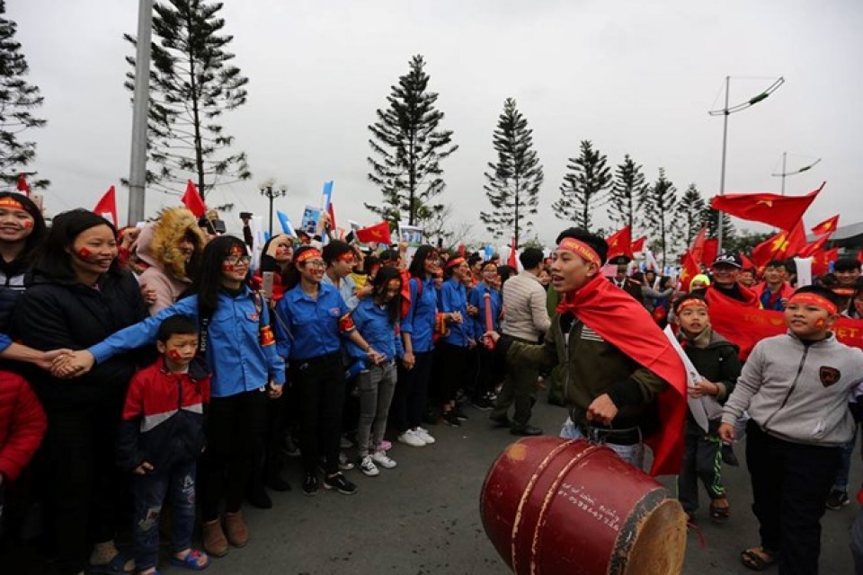 Hàng vạn cổ động viên hân hoan chào đón U23 Việt Nam hang van co dong vien han hoan chao don u23 viet nam