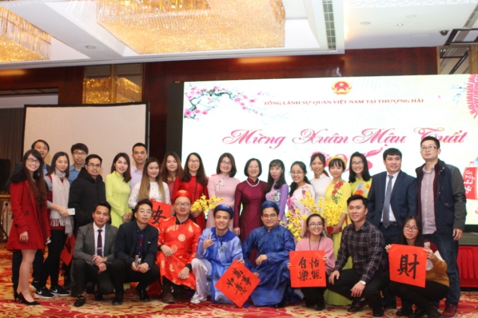 Ấm áp Tết cộng đồng tại Thượng Hải tin nhap 20180130115029