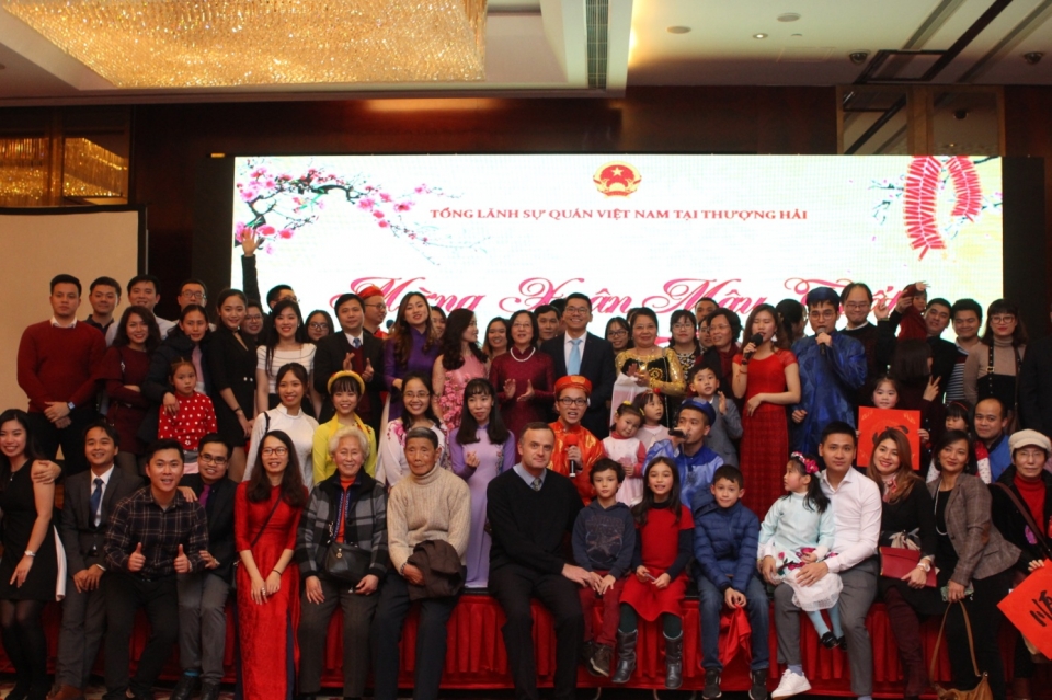 Ấm áp Tết cộng đồng tại Thượng Hải tin nhap 20180130115029