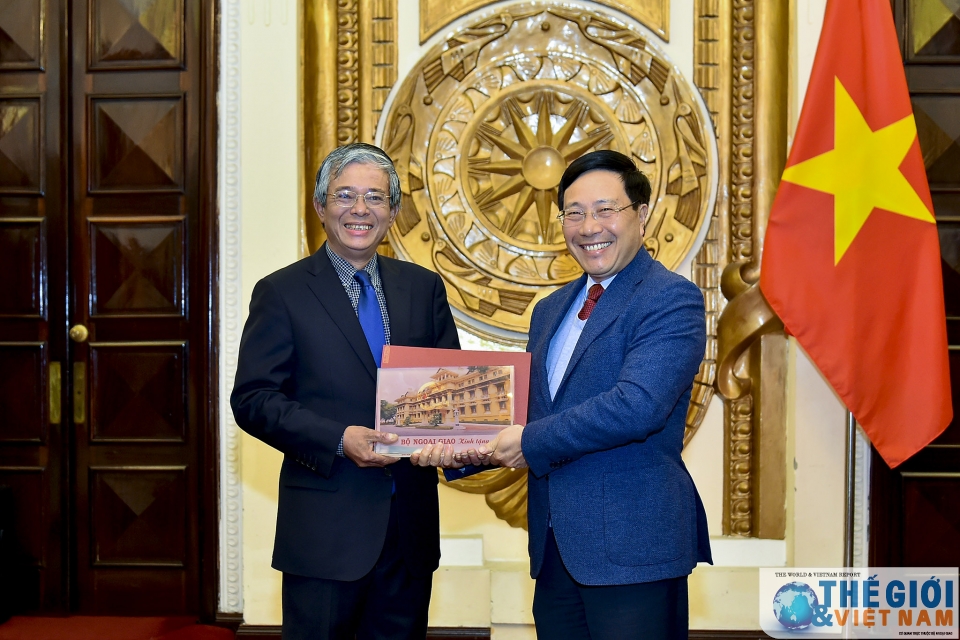 bo ngoai giao trao quyet dinh nghi huu cho 02 thu truong