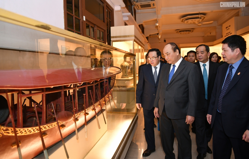 chung ta phai co trach nhiem lam cho mon lich su tro nen hap dan hon