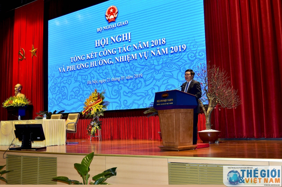 “Ngoại giao Việt Nam: Chủ động, sáng tạo, hiệu quả, thực hiện thắng lợi Nghị quyết Đại hội Đảng lần thứ XII” ngoai giao viet nam chu dong sang tao hieu qua thuc hien thang loi nghi quyet dai hoi dang lan thu xii