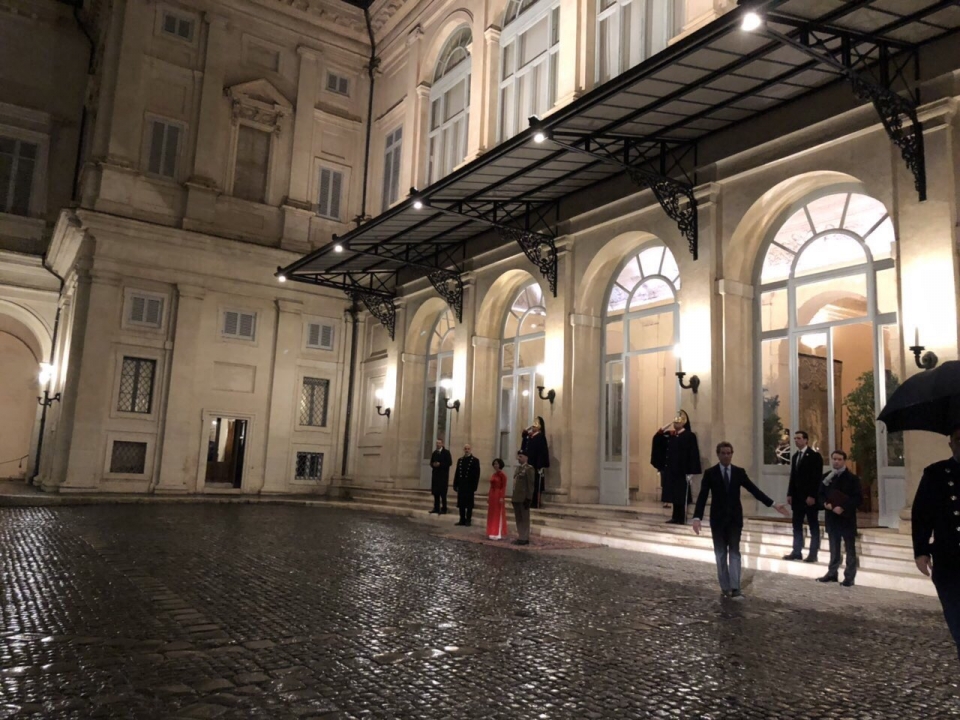 dai su nguyen thi bich hue trinh quoc thu len tong thong cong hoa italy