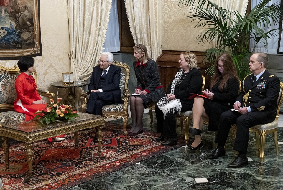 dai su nguyen thi bich hue trinh quoc thu len tong thong cong hoa italy