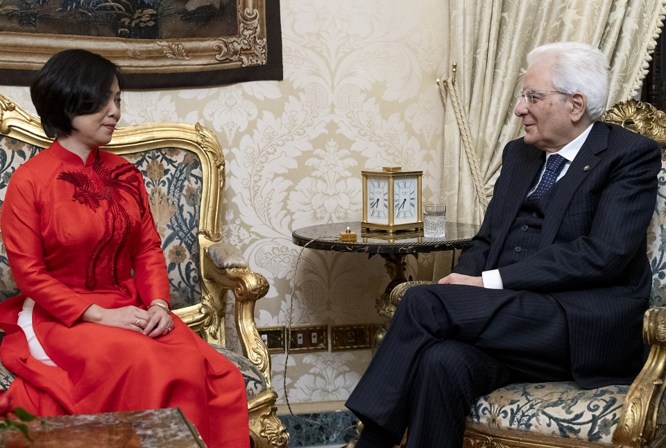 dai su nguyen thi bich hue trinh quoc thu len tong thong cong hoa italy