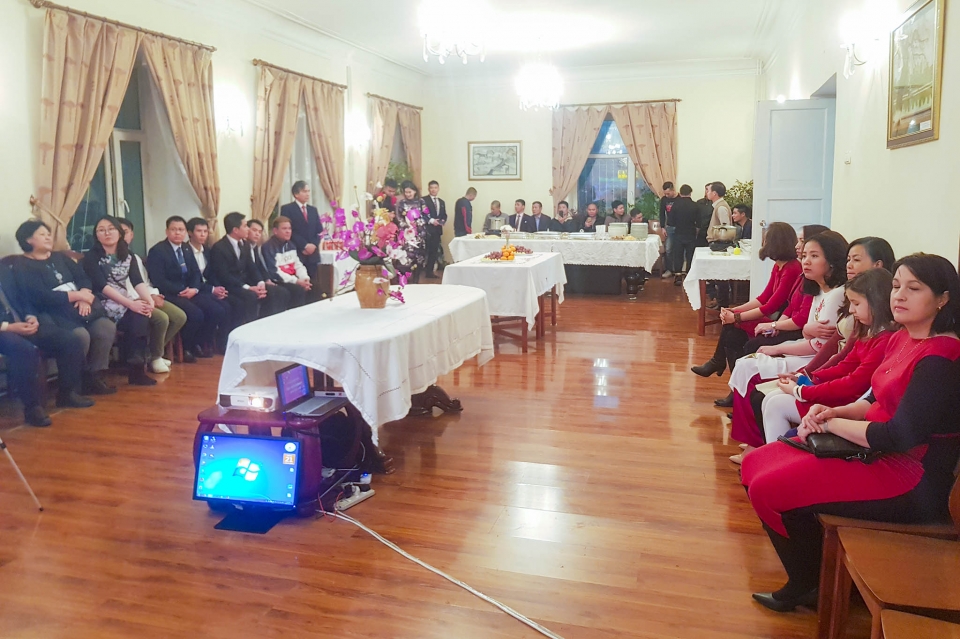 vui tet don xuan cua nguoi viet tai mong co