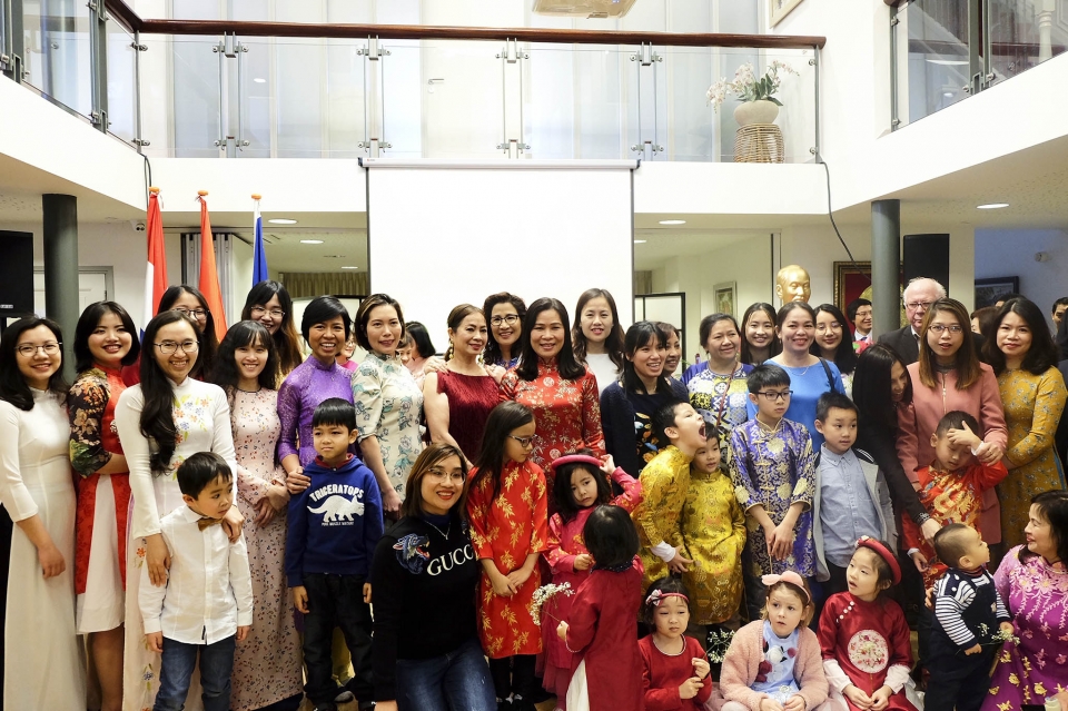 tung bung tet cong dong 2019 tai ha lan