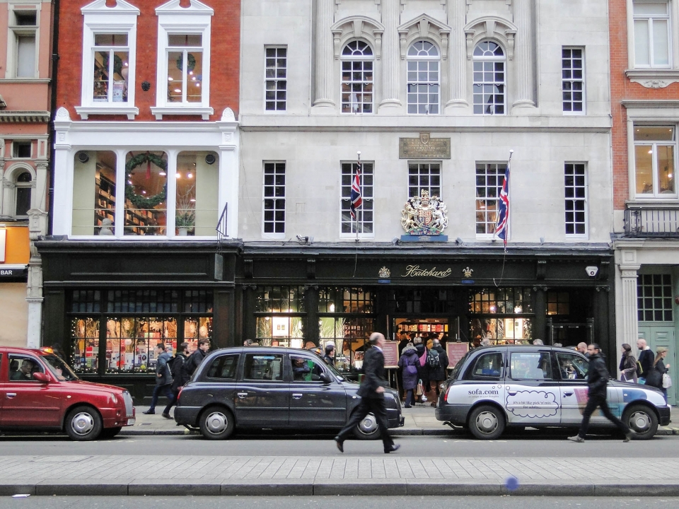 Chuyện từ hiệu sách lâu đời nhất nước Anh chuyen tu hieu sach lau doi nhat nuoc anh