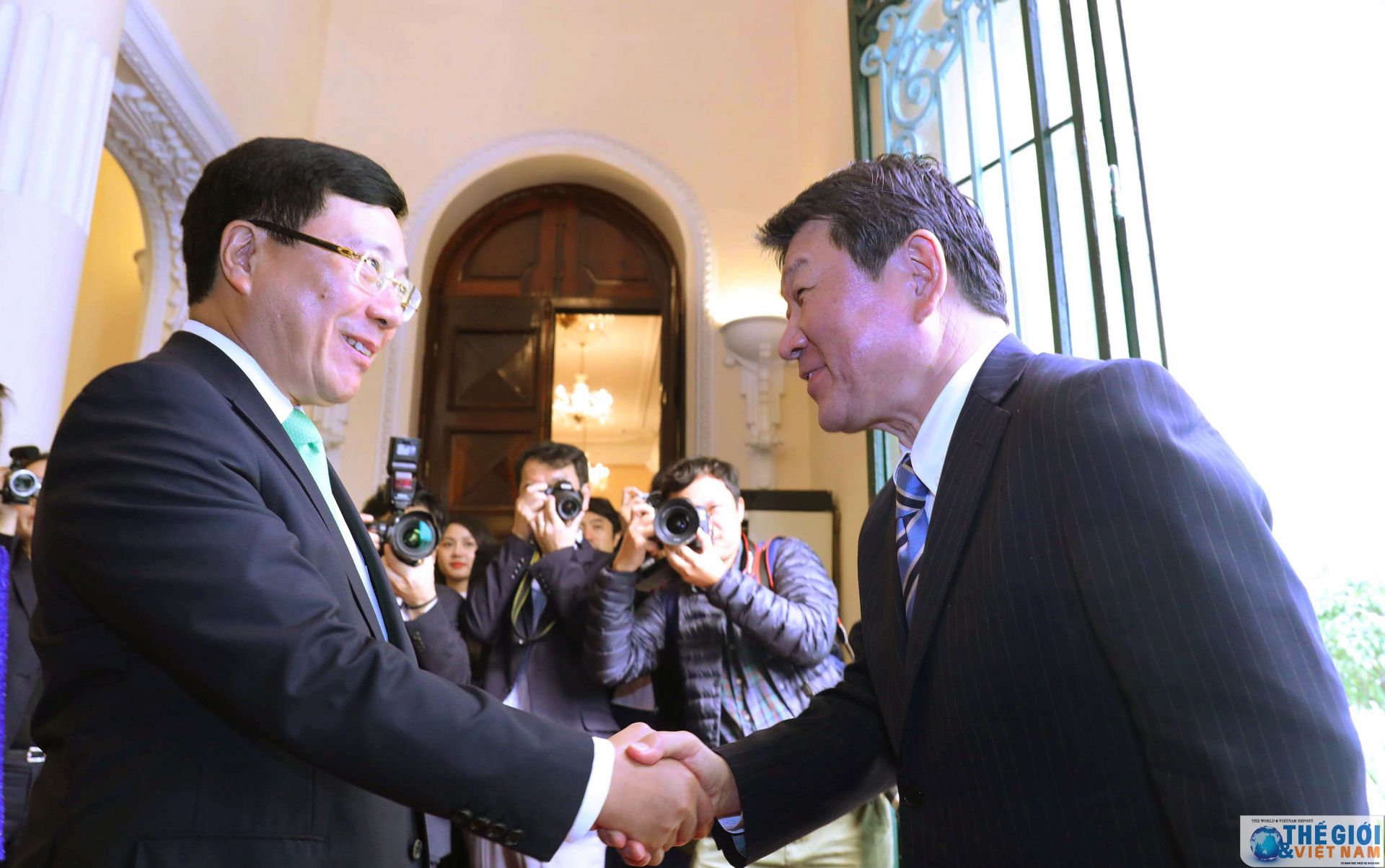 pho thu tuong pham binh minh tiep hoi dam voi bo truong ngoai giao nhat ban