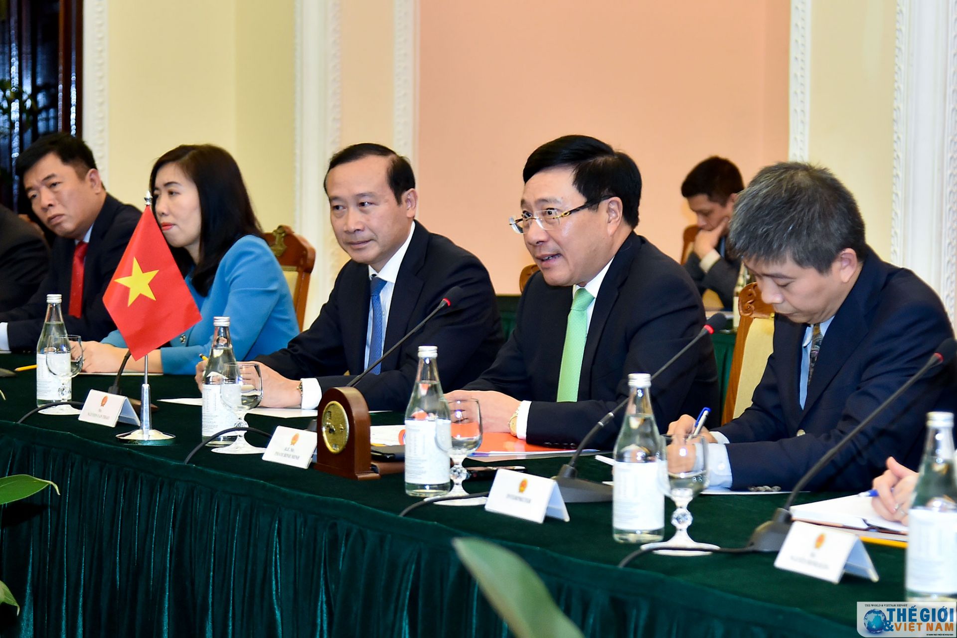 pho thu tuong pham binh minh tiep hoi dam voi bo truong ngoai giao nhat ban