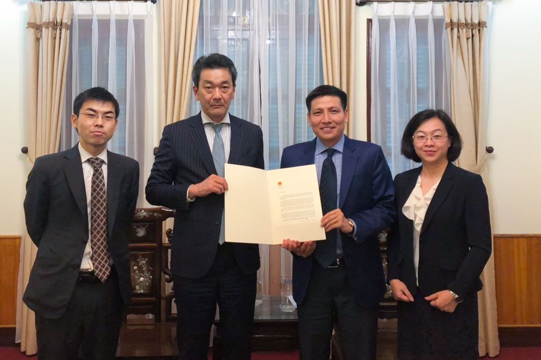 Trao công hàm chấp thuận cho phép mở Văn phòng Lãnh sự Nhật Bản tại Tp. Đà Nẵng trao cong ham chap thuan cho phep mo van phong lanh su nhat ban tai tp da nang