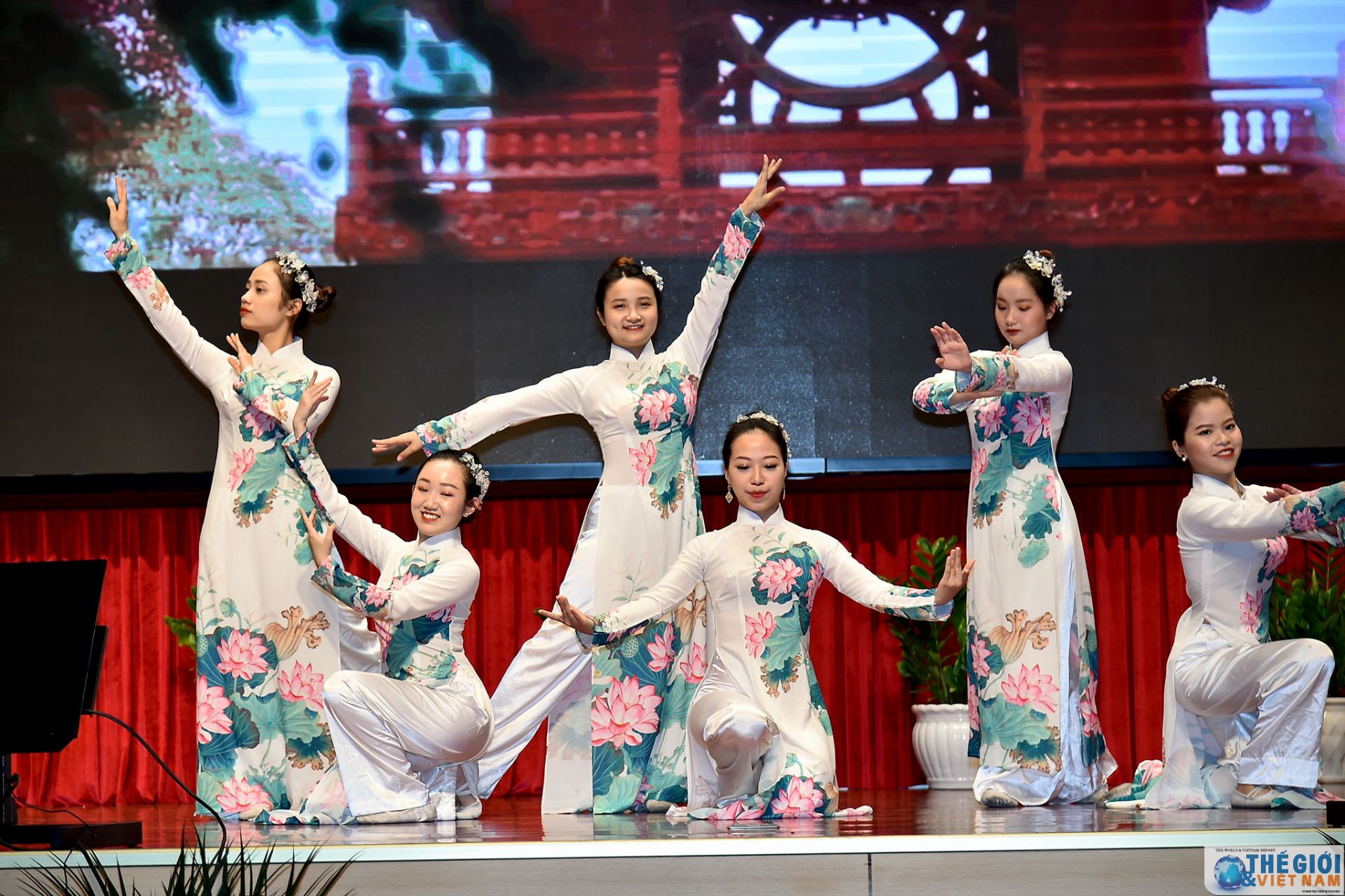 Đảng bộ Bộ Ngoại giao thảo luận phương hướng, nhiệm vụ công tác năm 2020 dang bo bo ngoai giao thao luan phuong huong nhiem vu cong tac nam 2020