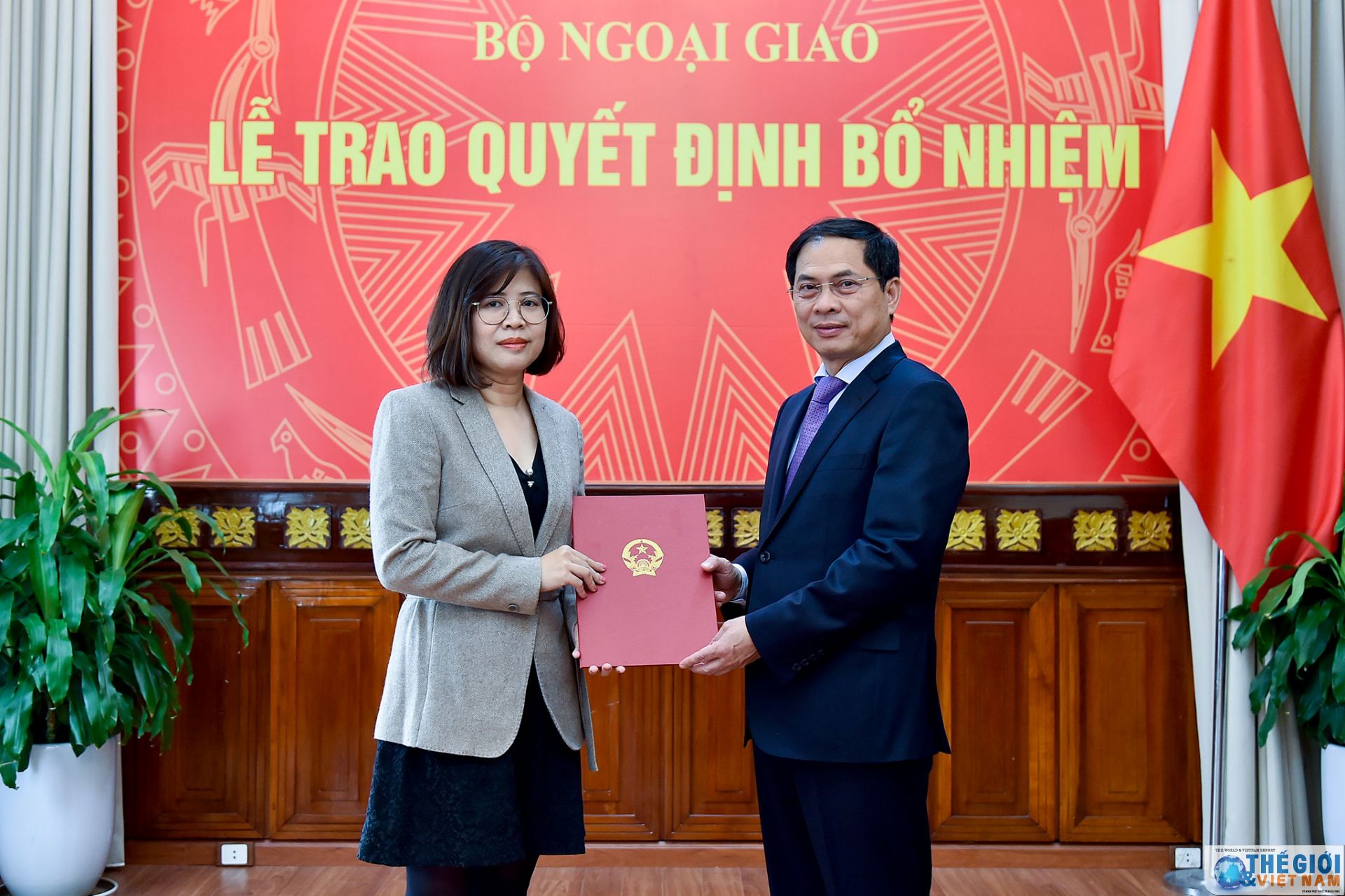 thu truong thuong truc bui thanh son trao quyet dinh dieu dong bo nhiem can bo